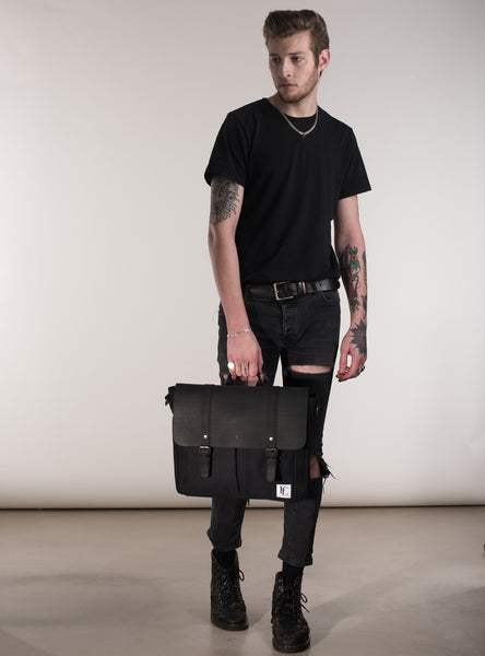 Wiltshire Messenger Black